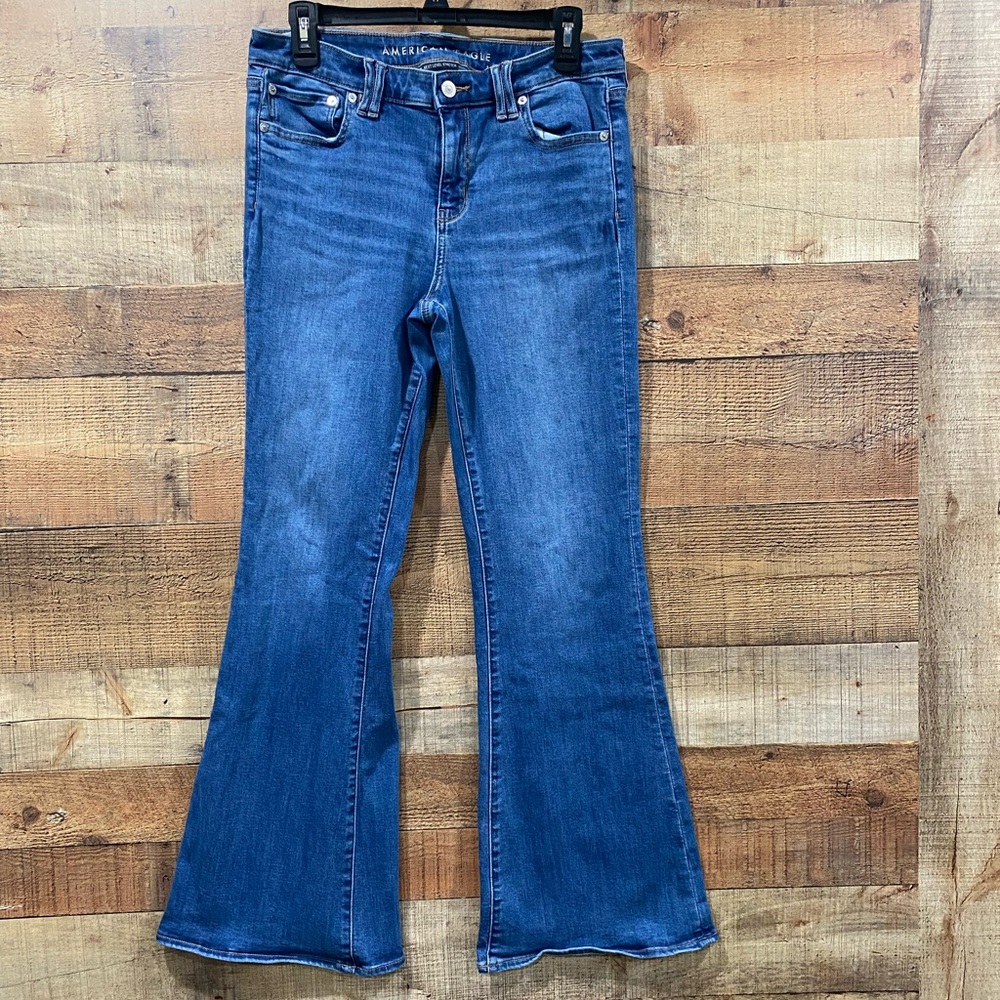 American Eagle Low Rise Flare Next Level Stretch Jeans Size 10 Regular